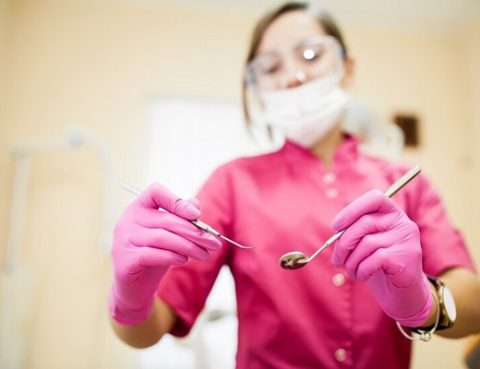 ¿Qué es el curetaje dental?